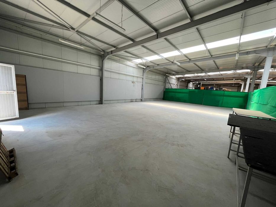 HALA 215mp de inchiriat