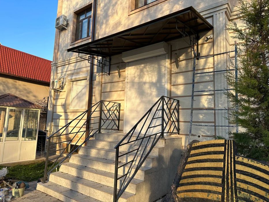 Кованные изделия Навесы Решётки Перила Козырьки