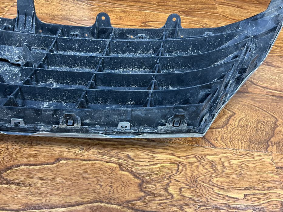 Решетка радиатора 570 оригинал