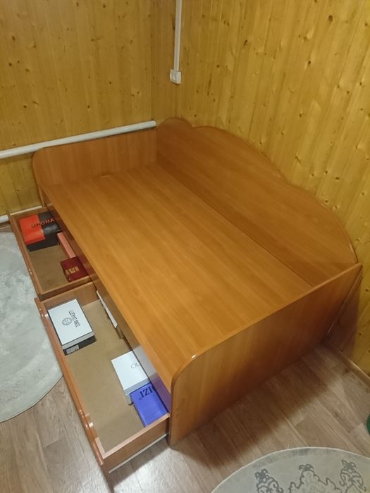 Продам кровать односпальную