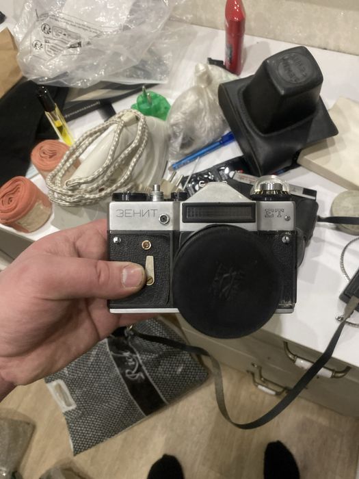 Продается два Старых фотоаппарата зенит и смена
