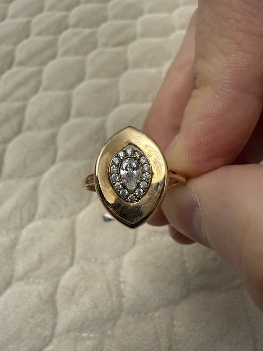 Продам золотое кольцо