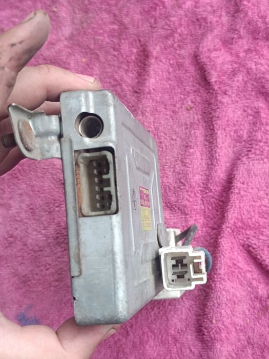 Блок управления  LEXUS LS 400