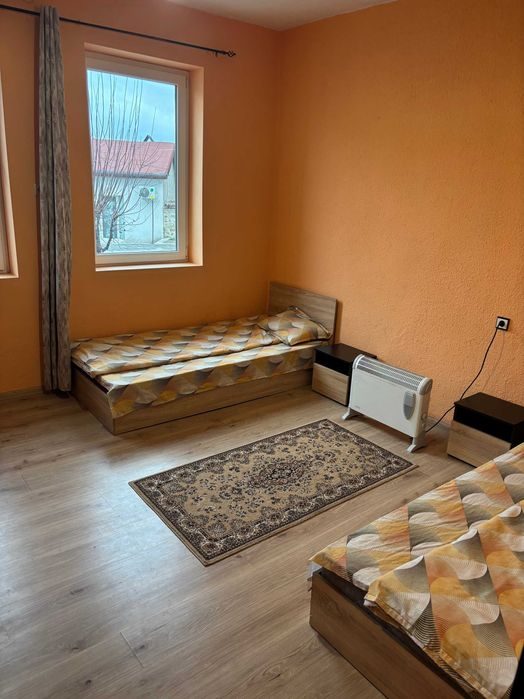 Продавам къща в гр. Златица