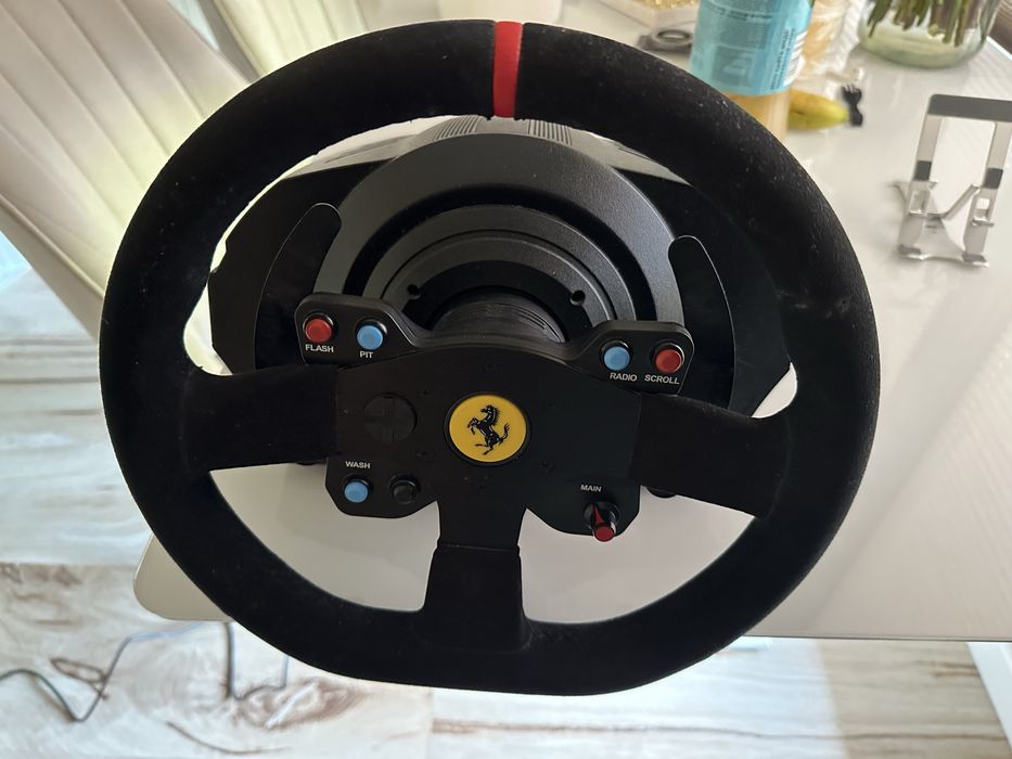 Игровой контроллер Thrustmaster T300 Ferrari   черный