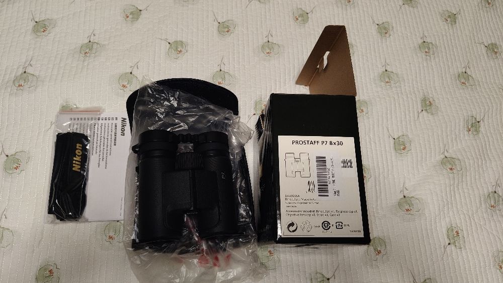 Бинокль Nikon Prostaff P7 8x30