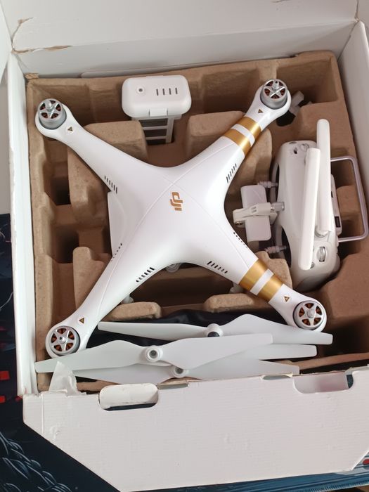 Новый DJI Phantom 3 Professional 4K - Coстояние

Идеал!