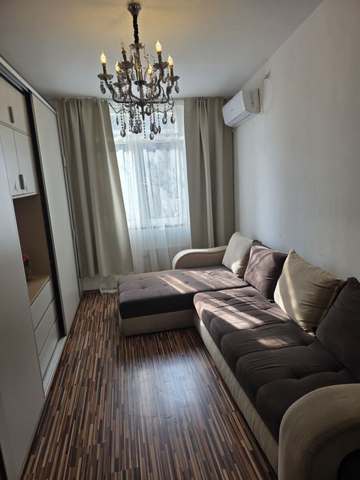 Garsoniera 18m' in stare se vinde mobilata sau goala  piața Pajura