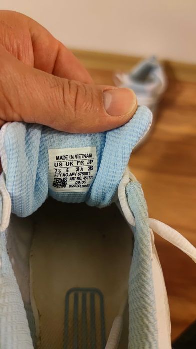 Маратонки Adidas номер 39.5