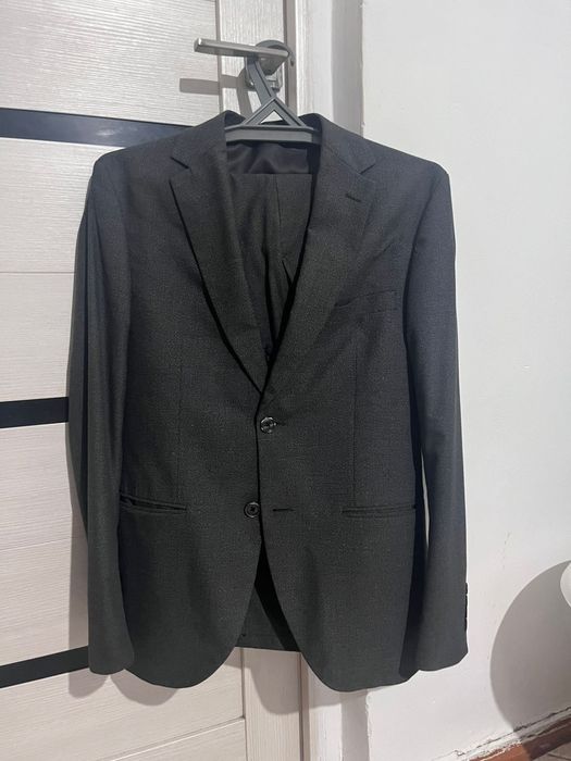 Серый Тройка Parlamenter brend