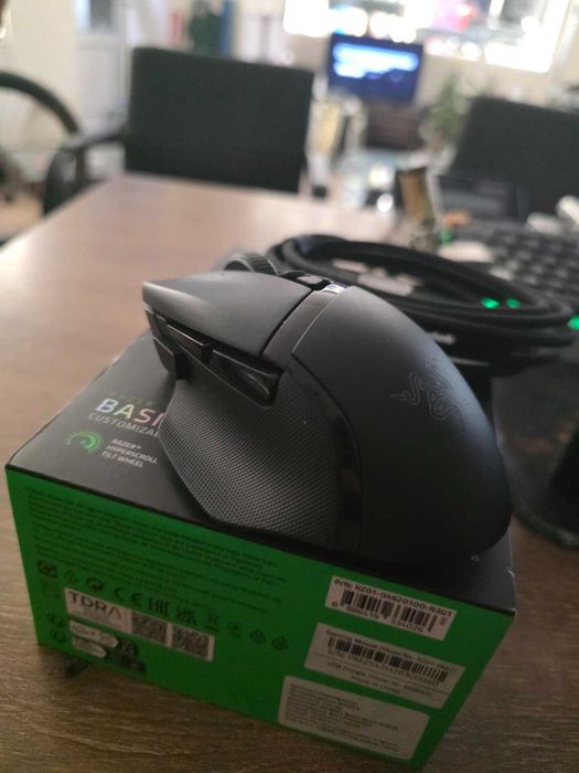 Геймърска безжична мишка Razer Basilisk V3 Pro (Пълен комплект с кутия)