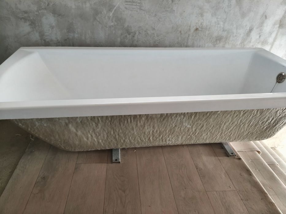 Продается ванна с ножками