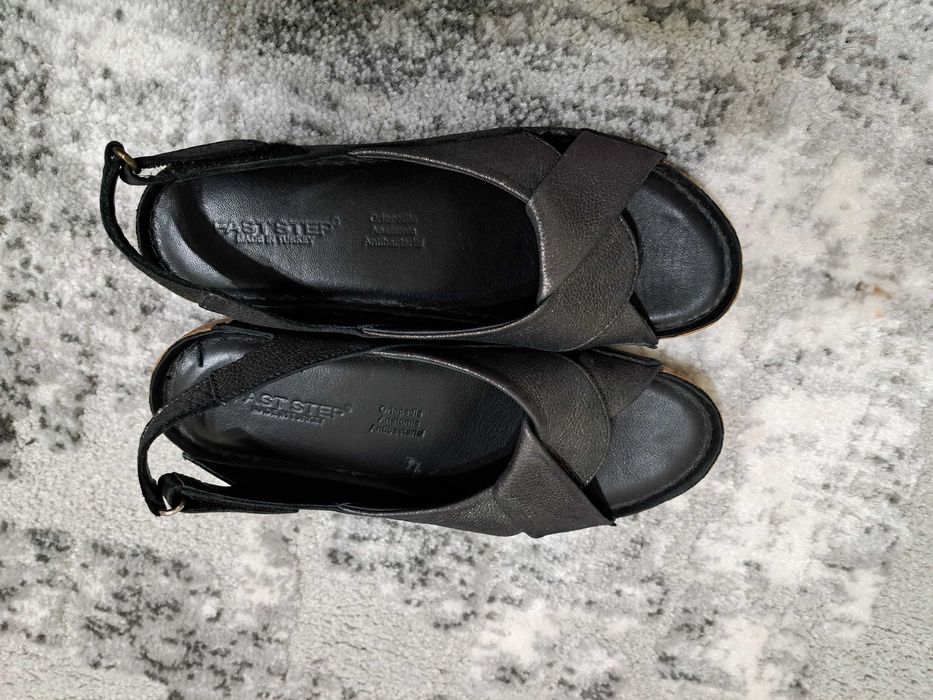 Босоножки черные кожаные 39 размер. Производство Турция