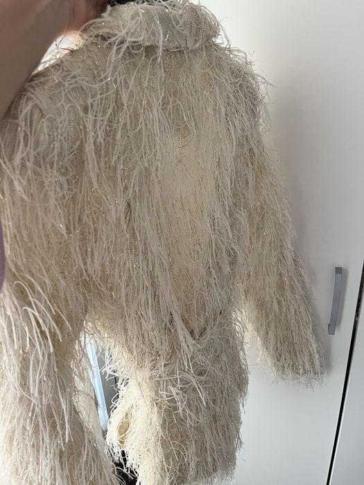 Елегантно сако в екрю 36 S с колан и ресни