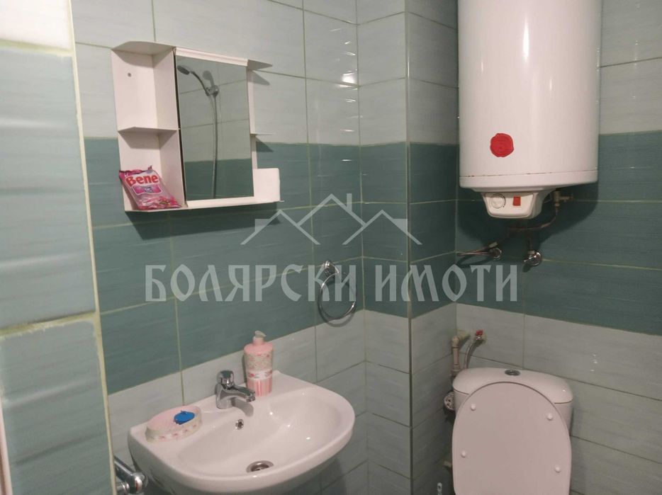 Дава се под наем Двустаен апартамент в Велико Търново, Център - 60 кв.м за 282 € - Снимка #6