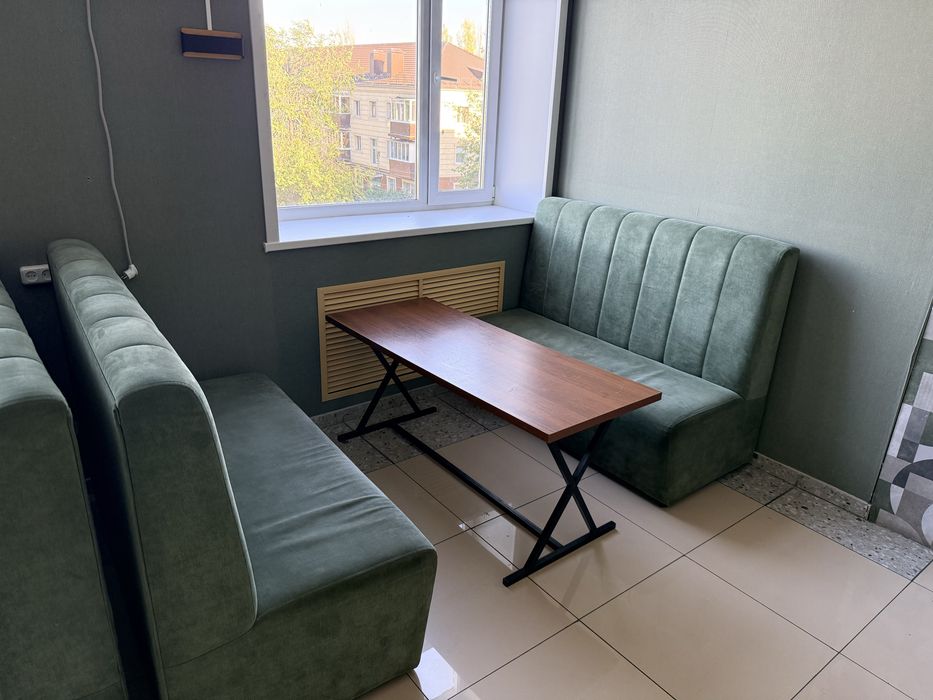 Продам столы , полки , диваны