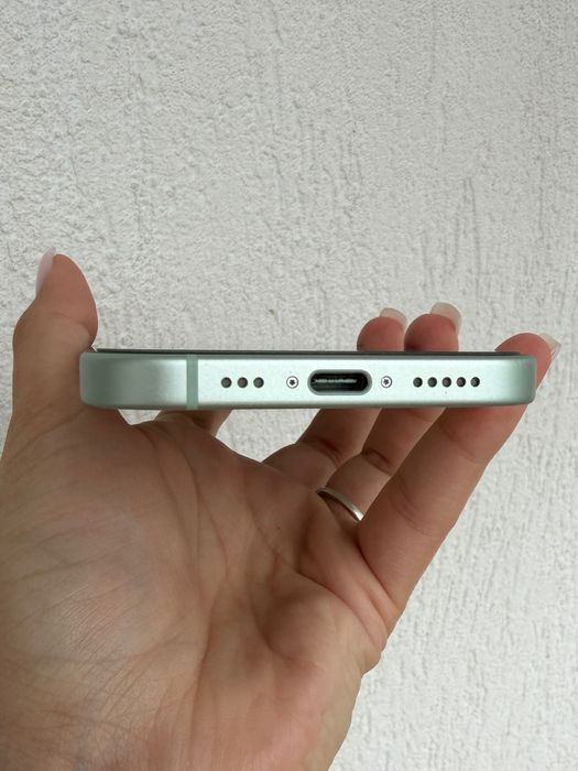 Смартфон Apple iPhone 15, 128GB, 5G, Green