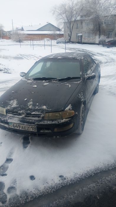 Продам тайоту карина