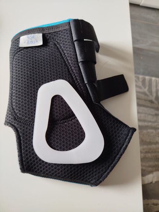 Ортезе дясна размер L, с 2 бр стабилизатори и лента за стягане