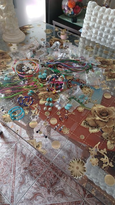 Lot bijuterii handmade 100 buc