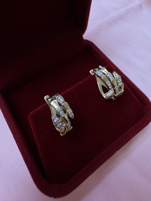 Золотые серьги змейка