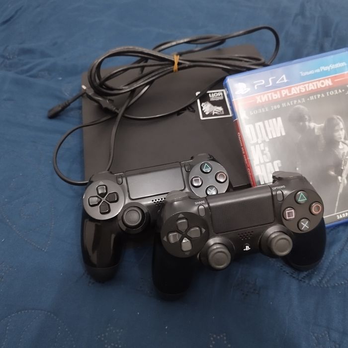 Playstation 4 slim новая