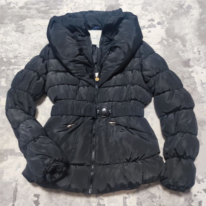 Geacă Moncler pentru femei