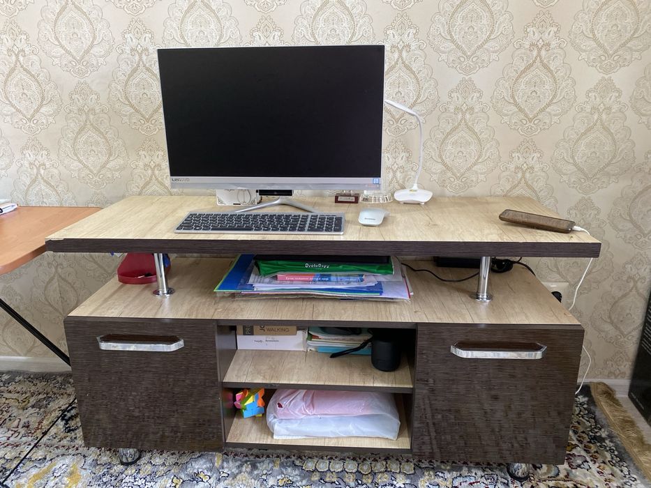 Деревянный стол с рабочей зоной(тумбочка)