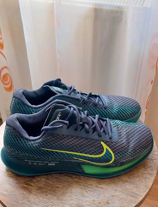 Adidasi Nike tenis zgura. Numarul 42.5