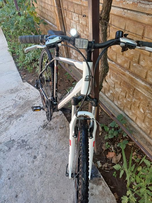 Vand bicicleta carrera roți pe 28.