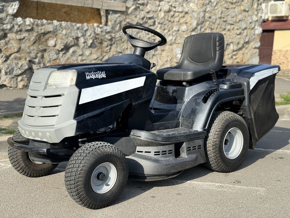 Tractoras de tuns iarba Stiga B&S