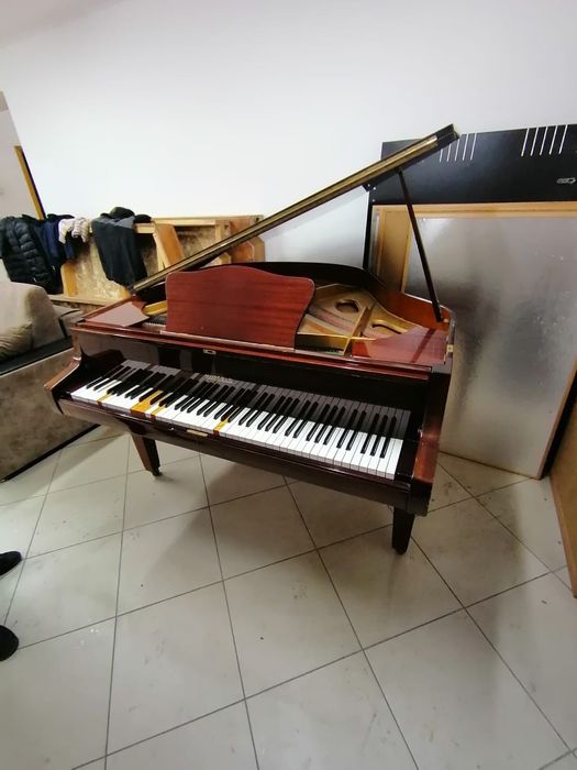 Рояль кабинетный