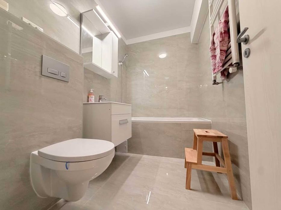 Apartament de inchiriat, recent renovat, strada Hera