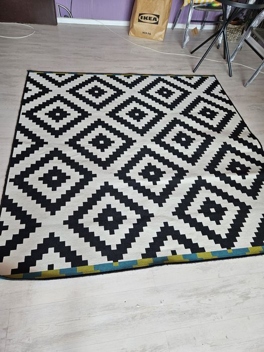 Килим IKEA - черно и бяло