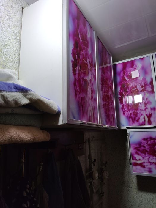 Шкафы кухонные настенные.