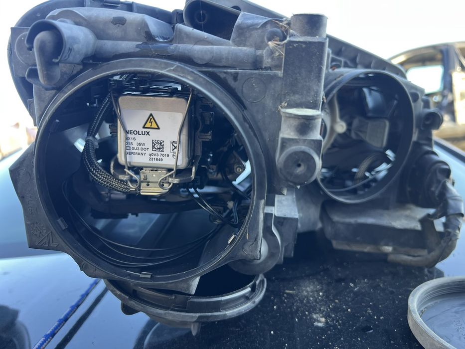 Фарове ksenon VW TOURAN напално оборудвани цена 500 лв на бр