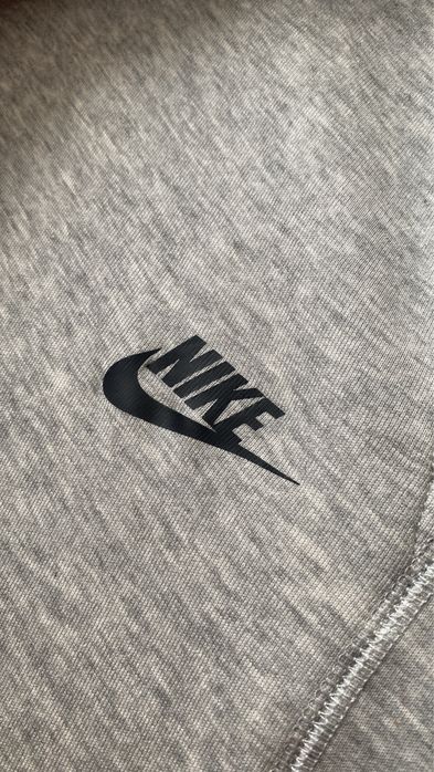 Pantaloni Nike Tech M