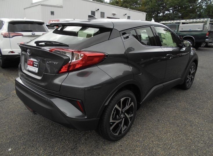 Тойота CHR Toyota CHR 1.2 бензин 2018 година На части!!