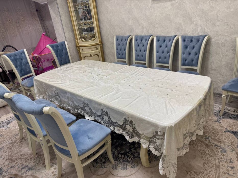 Стол и  стулья комплект