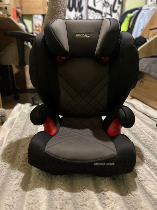 Продам детское кресло Recaro monza nova