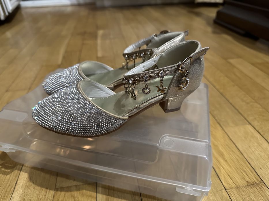 Туфли детские нарядные