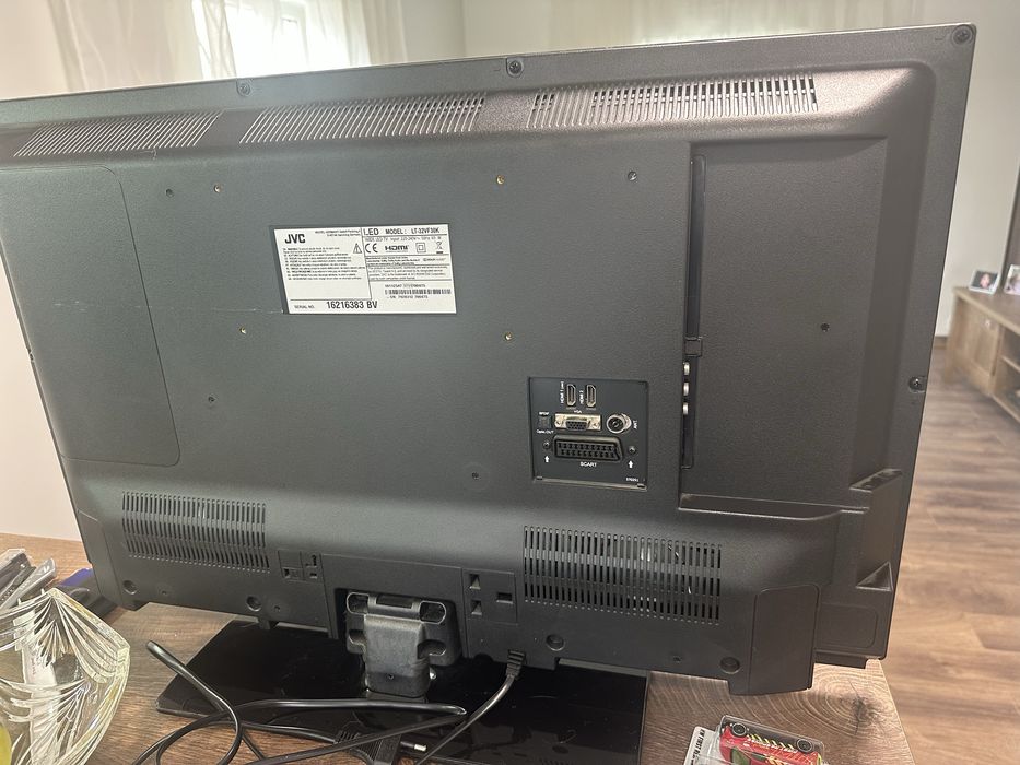 JVC LT-32VF30K е 32-инчов (81 см) Full HD LED телевизор,
