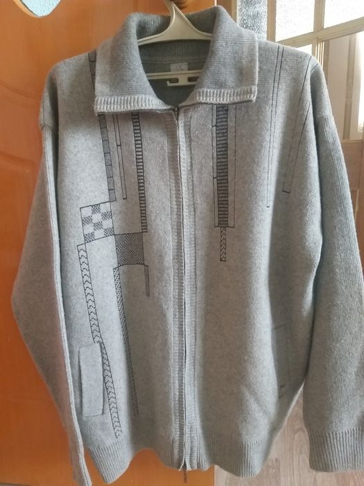 Мужской джемпер на молнии