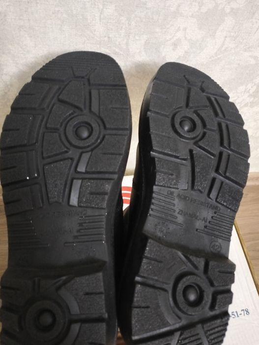 Керемет жымысқа арналған ақ киім сатылымда