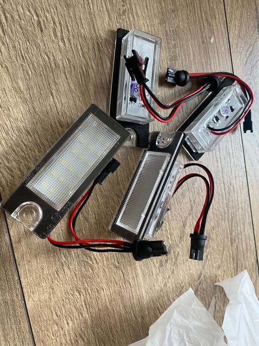 Лед крушки-плафони за номер на Волво Volvo