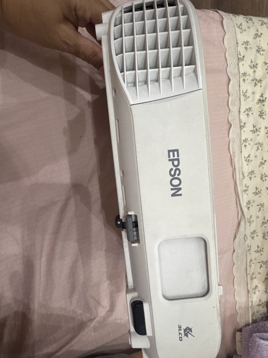 видеопроектор Epson почти  енгиде, хеч мусммо йук 100% оригинал