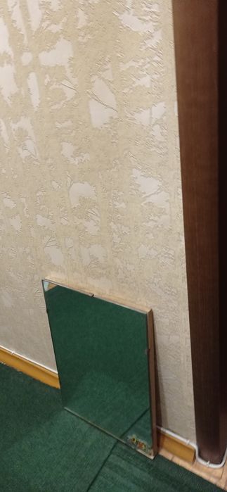 Зеркало.Размеры:  ширина 35с 25на р70м.,высота 50см.В хорошем состояни