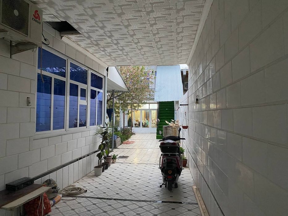 Уй сотилади, ховли, дом на земле