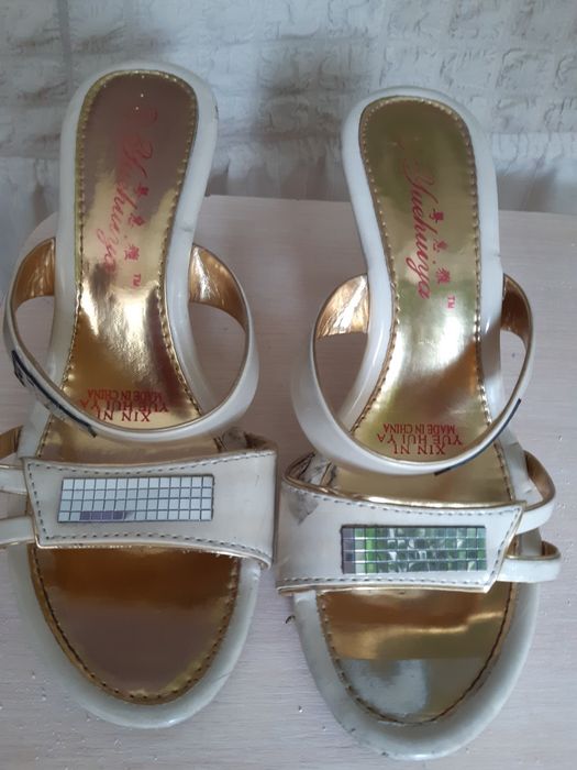 Продам  летние танкетки