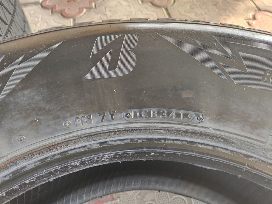 Продам зимние шины на Прадо